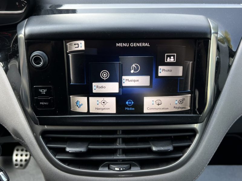 PEUGEOT 208 XY 1.6 E HDI 115 Cv SON JBL TOIT PANORAMIQUE ECRAN TACTILE BLUETOOTH JANTES Garantie 1an