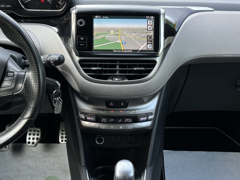 PEUGEOT 208 XY 1.6 E HDI 115 Cv SON JBL TOIT PANORAMIQUE ECRAN TACTILE BLUETOOTH JANTES Garantie 1an