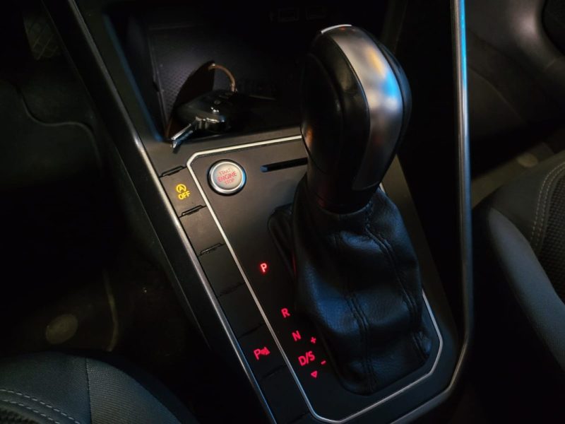 VOLKSWAGEN POLO 1.0 TSI 115CV R-LINE / TOIT OUVRANT / CAMERA RECUL / KEYLESS / CARPLAY / 