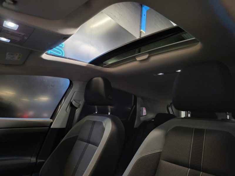 VOLKSWAGEN POLO 1.0 TSI 115CV R-LINE / TOIT OUVRANT / CAMERA RECUL / KEYLESS / CARPLAY / 