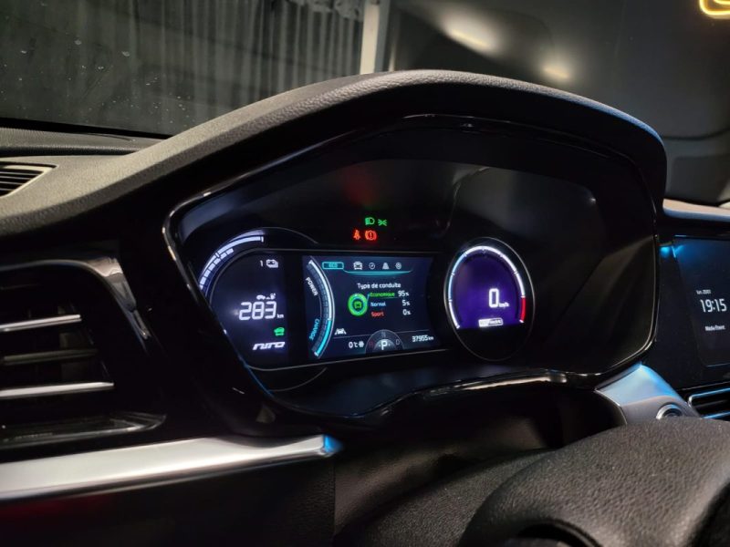 KIA E-NIRO 204CV PREMIUM / TOIT OUVRANT / SIEGES CHAUFFANTS / SONO JBL / CAMERA DE RECUL / CARPLAY /