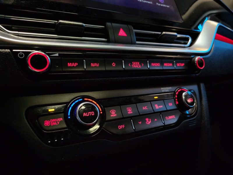 KIA E-NIRO 204CV PREMIUM / TOIT OUVRANT / SIEGES CHAUFFANTS / SONO JBL / CAMERA DE RECUL / CARPLAY /