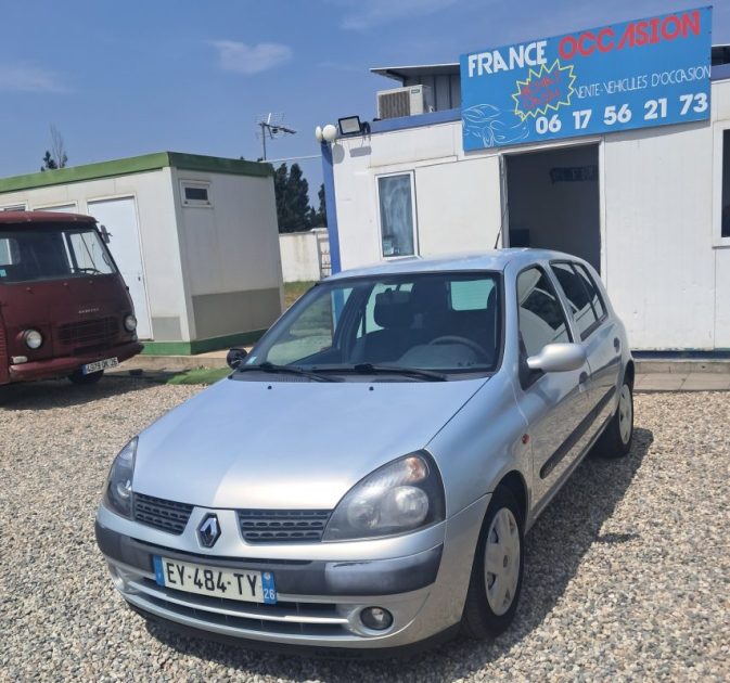 RENAULT CLIO 2002