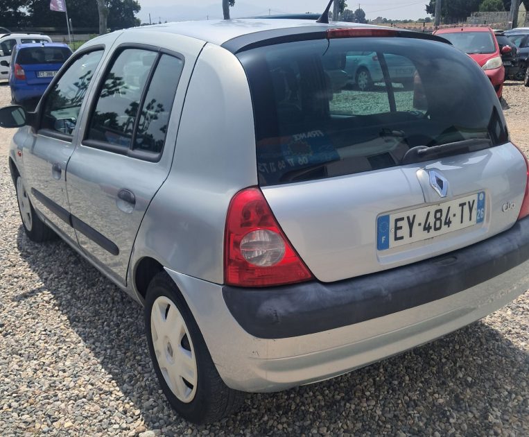 RENAULT CLIO 2002
