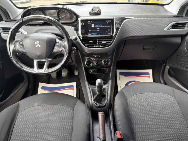 PEUGEOT 208 2017