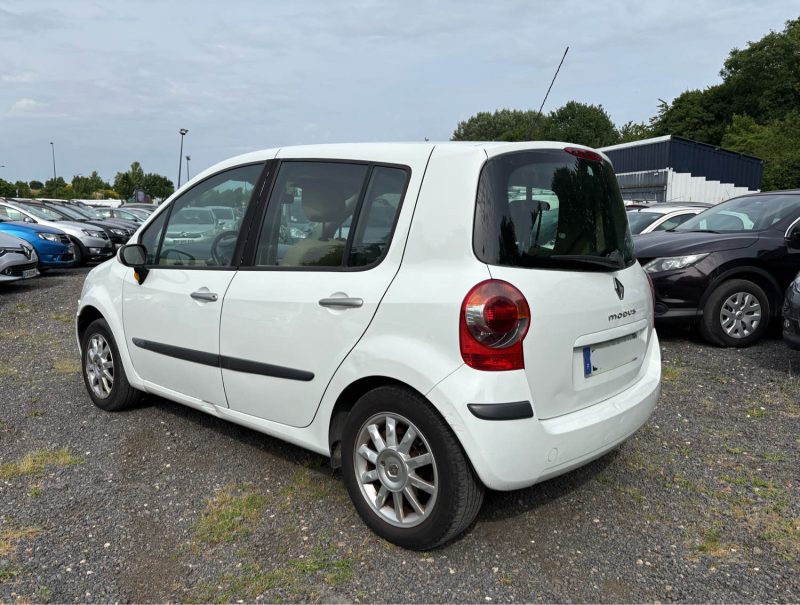 RENAULT Modus 1.6 i 16V 110 cv Boîte auto moteur changé avec 110 000 km