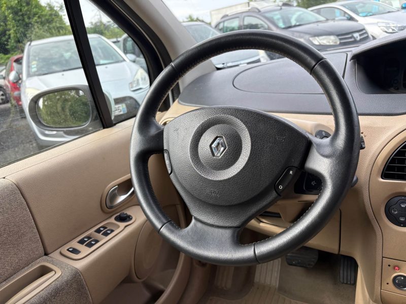 RENAULT Modus 1.6 i 16V 110 cv Boîte auto moteur changé avec 110 000 km