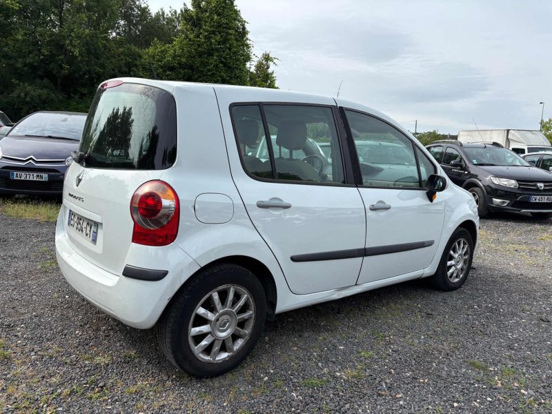 RENAULT Modus 1.6 i 16V 110 cv Boîte auto moteur changé avec 110 000 km