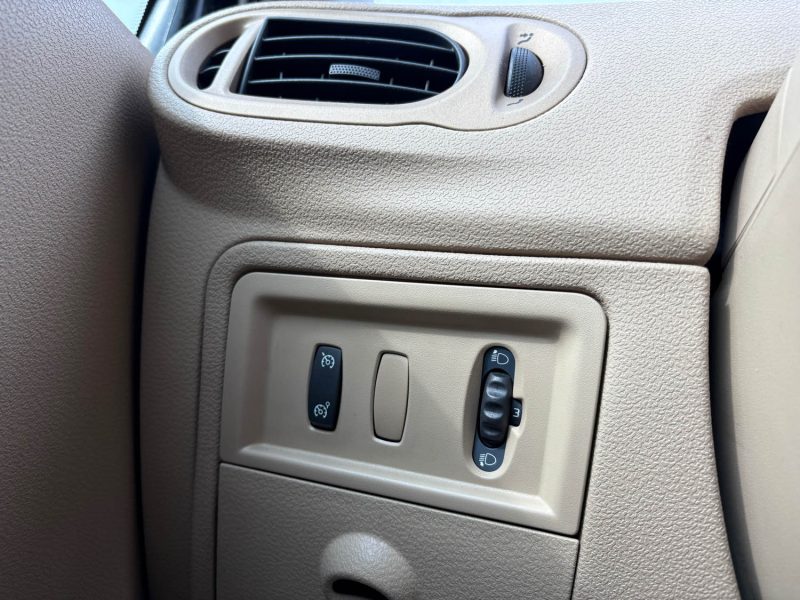 RENAULT Modus 1.6 i 16V 110 cv Boîte auto moteur changé avec 110 000 km