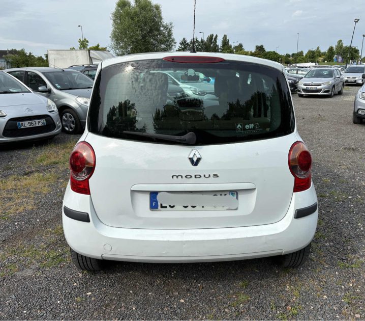 RENAULT Modus 1.6 i 16V 110 cv Boîte auto moteur changé avec 110 000 km