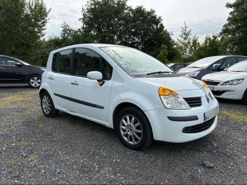 RENAULT Modus 1.6 i 16V 110 cv Boîte auto moteur changé avec 110 000 km