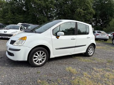 RENAULT Modus 1.6 i 16V 110 cv Boîte auto moteur changé avec 110 000 km