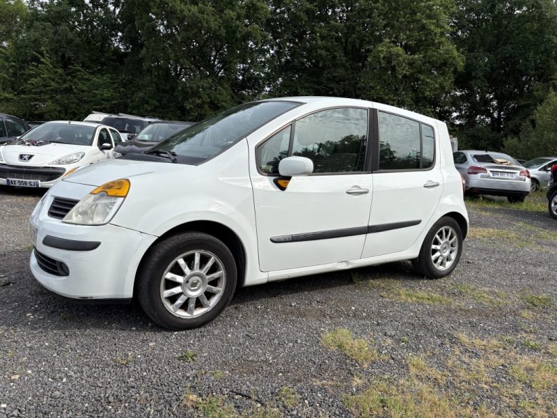 RENAULT Modus 1.6 i 16V 110 cv Boîte auto moteur changé avec 110 000 km
