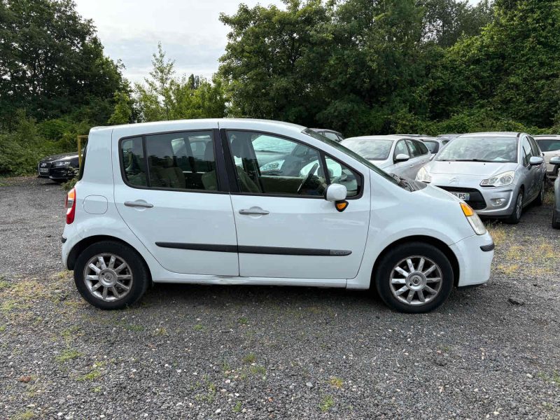 RENAULT Modus 1.6 i 16V 110 cv Boîte auto moteur changé avec 110 000 km