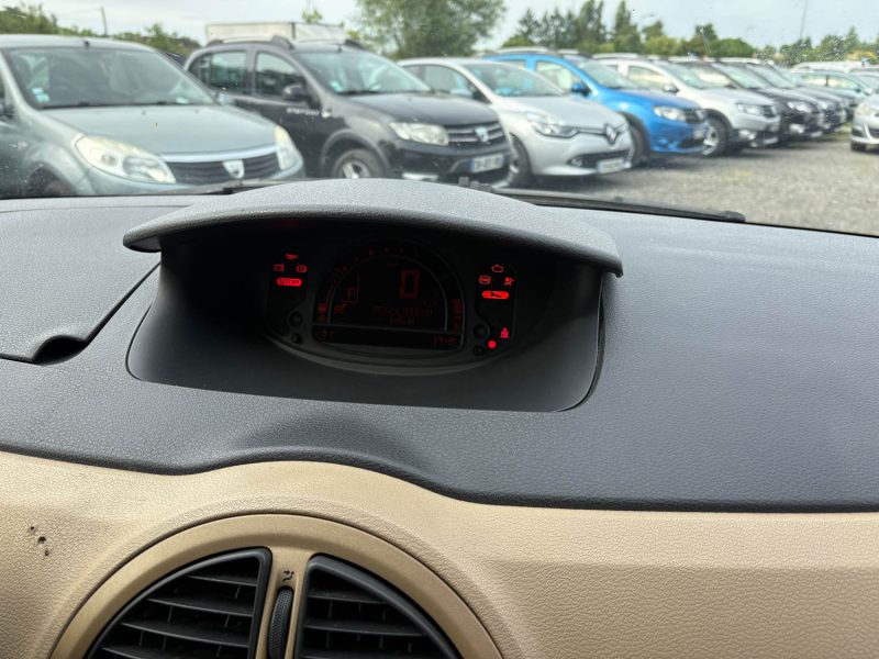 RENAULT Modus 1.6 i 16V 110 cv Boîte auto moteur changé avec 110 000 km