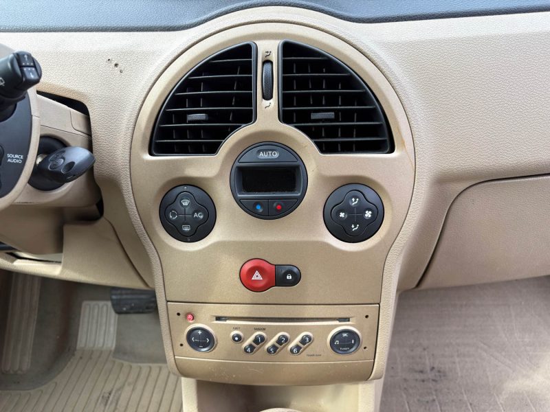 RENAULT Modus 1.6 i 16V 110 cv Boîte auto moteur changé avec 110 000 km