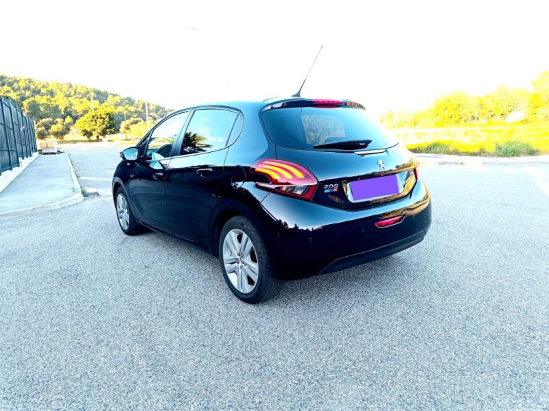 Peugeot 208 VTI style 1.2L 82CV 09/2016 Essence, 5P, garantie 3 mois