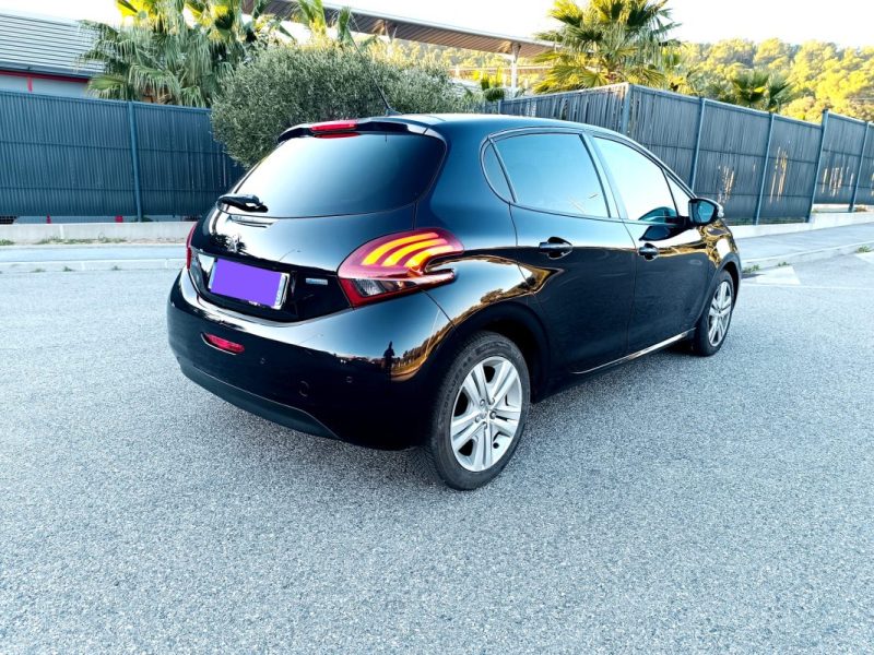 Peugeot 208 VTI style 1.2L 82CV 09/2016 Essence, 5P, garantie 3 mois