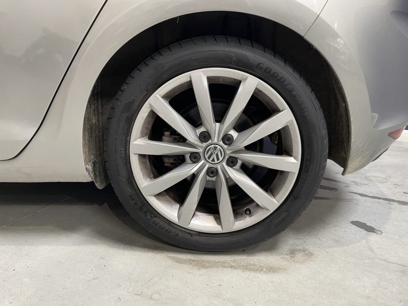 VOLKSWAGEN GOLF 2014