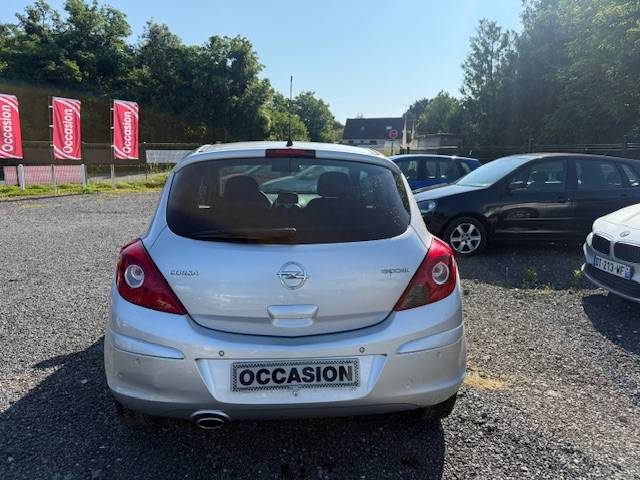 Opel Corsa 1.2 Satellite 2011 - 60250 KM