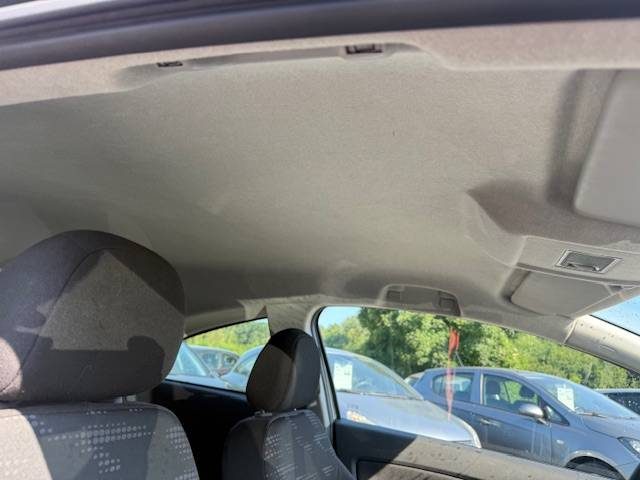 Opel Corsa 1.2 Satellite 2011 - 60250 KM