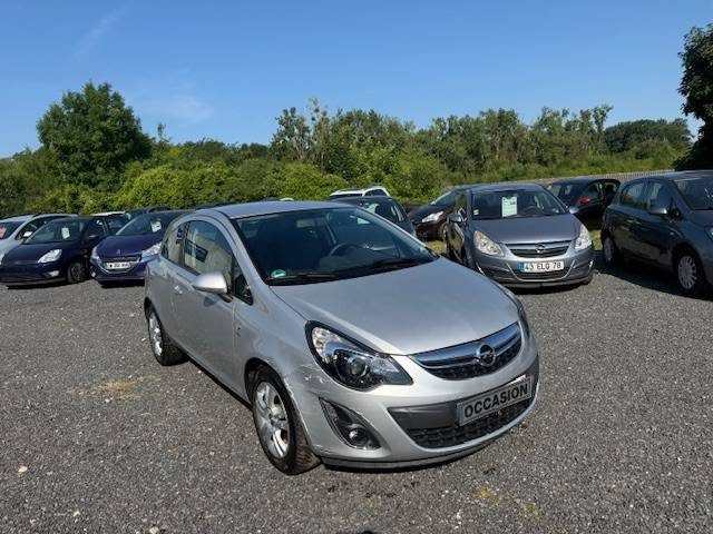 Opel Corsa 1.2 Satellite 2011 - 60250 KM