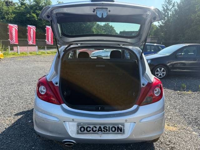 Opel Corsa 1.2 Satellite 2011 - 60250 KM