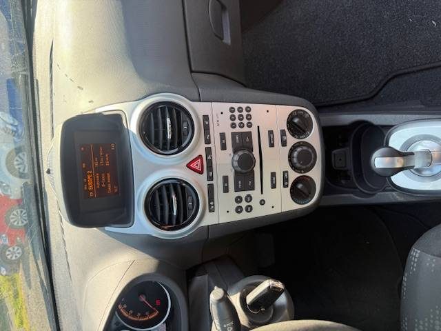 Opel Corsa 1.2 Satellite 2011 - 60250 KM