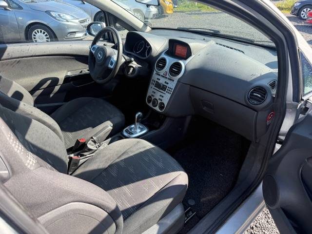 Opel Corsa 1.2 Satellite 2011 - 60250 KM
