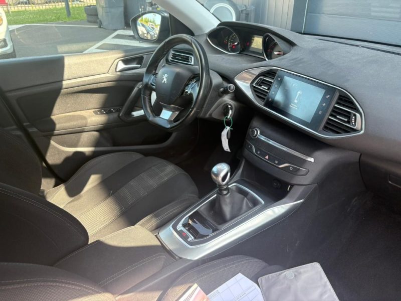 PEUGEOT 308 2016