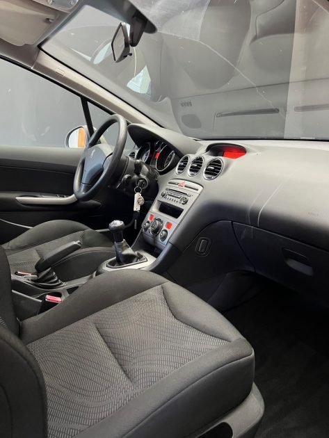 PEUGEOT 308 1.6 HDi 110ch BVM5 BLUE LION