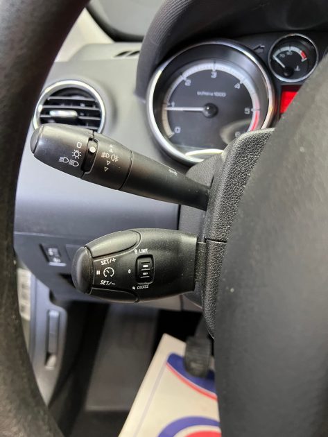 PEUGEOT 308 1.6 HDi 110ch BVM5 BLUE LION