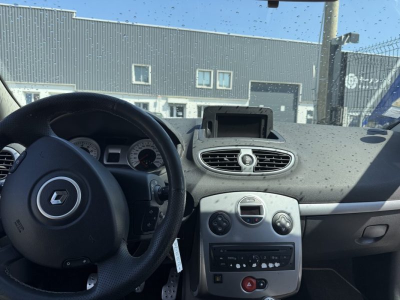RENAULT CLIO 2010