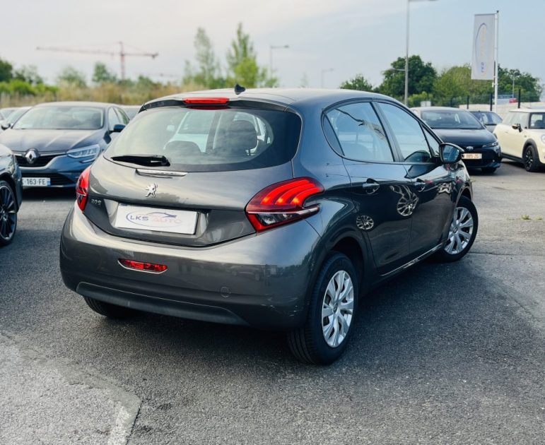 PEUGEOT 208 2019