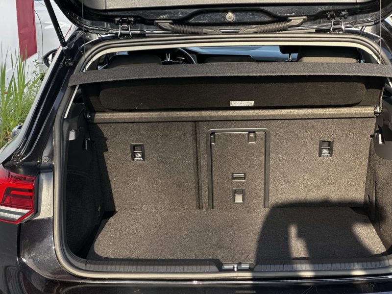 VOLKSWAGEN GOLF 2022