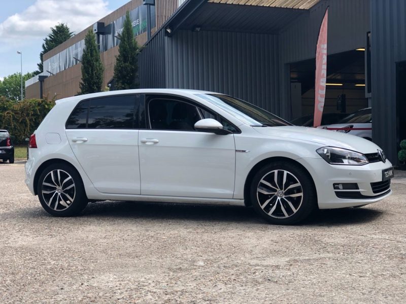 VOLKSWAGEN GOLF 2015