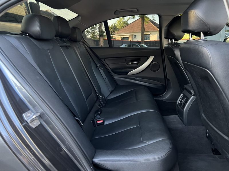 BMW SERIE 3 F30 318D 2.0 143 Cv GRAND GPS INTERIEUR CUIR CAMERA RECUL - GARANTIE 6 MOIS