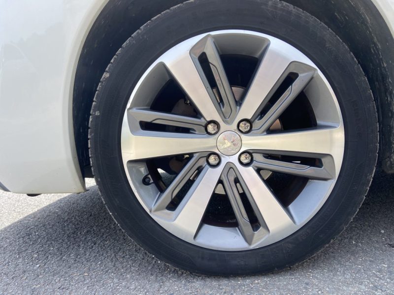 PEUGEOT 3008 1.2 130CV BUSINESS