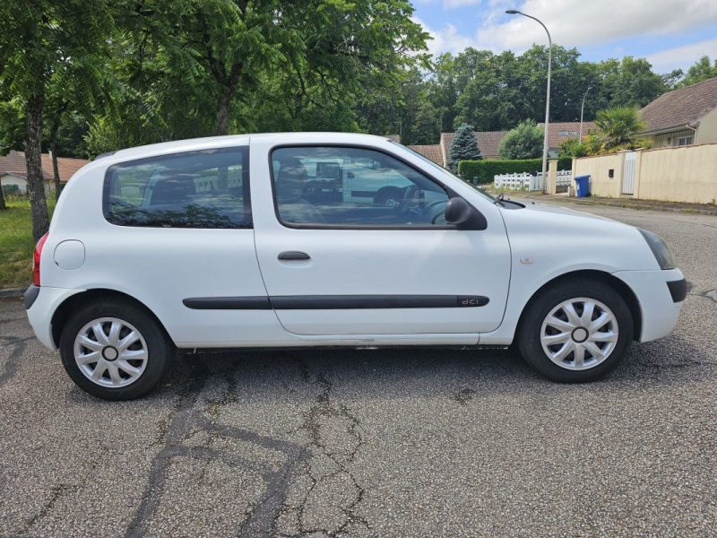 RENAULT CLIO 2005