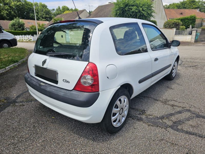 RENAULT CLIO 2005