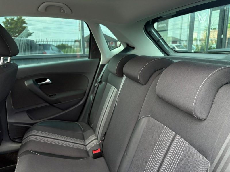 VOLKSWAGEN POLO 2012