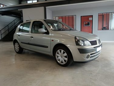 Renault Clio II Privilège 1.4 16V 98 cv Attelage / Clim auto / Très propre / Distribution récente