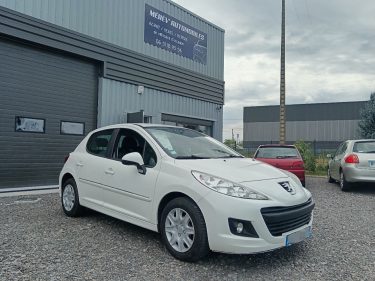 PEUGEOT 207+ 1.4 hdi 70 cv / 1ère Main / Suivi complet / Injecteurs neufs Peugeot