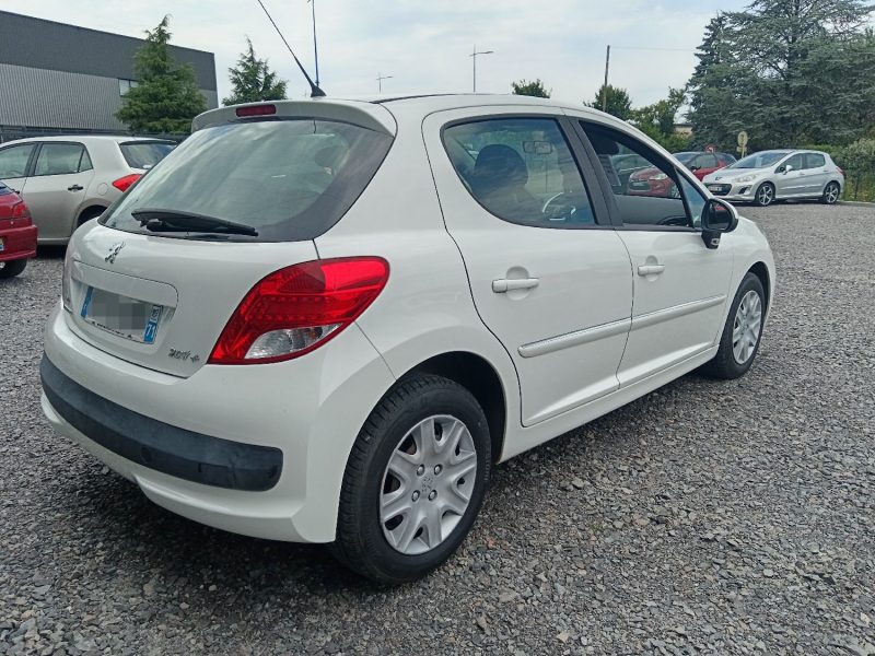 PEUGEOT 207+ 1.4 hdi 70 cv / 1ère Main / Suivi complet / Injecteurs neufs Peugeot