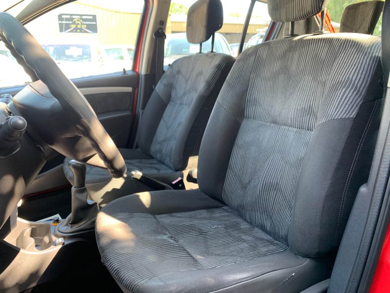 DACIA SANDERO 2010 1.4i 