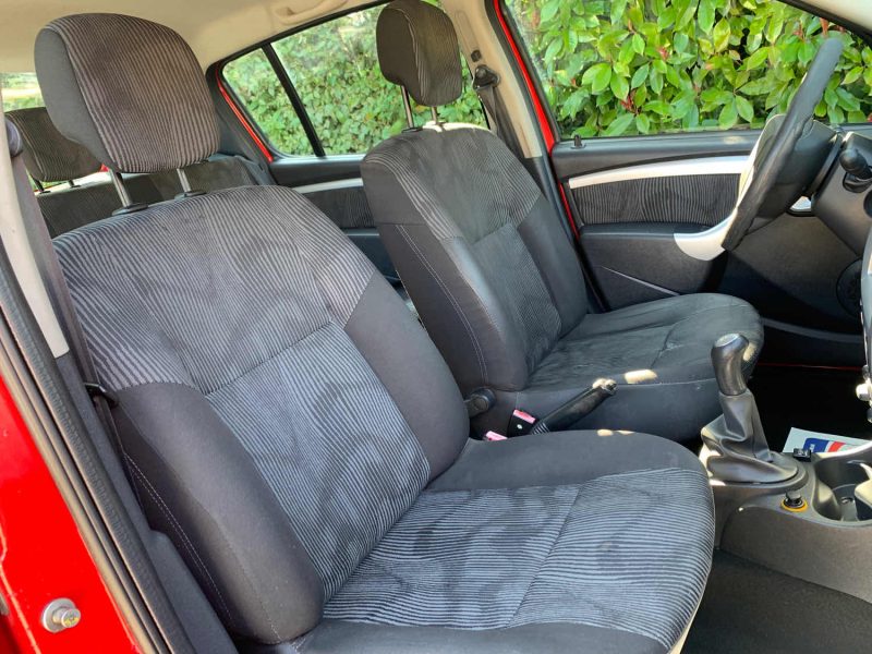 DACIA SANDERO 2010 1.4i 