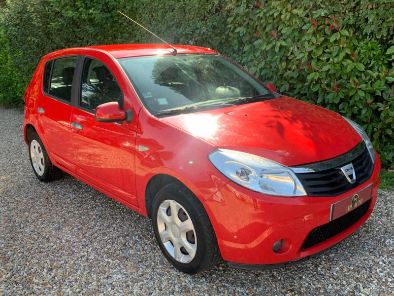 DACIA SANDERO 2010 1.4i 