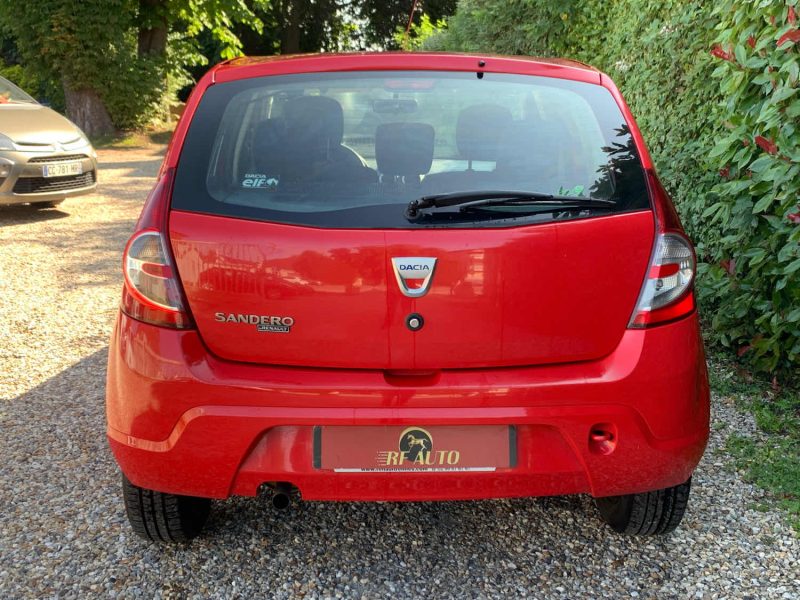 DACIA SANDERO 2010 1.4i 