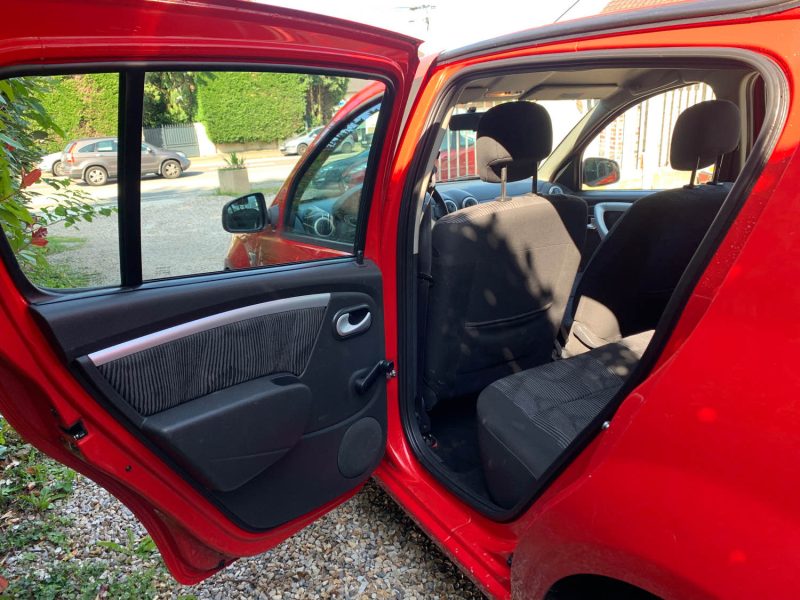 DACIA SANDERO 2010 1.4i 