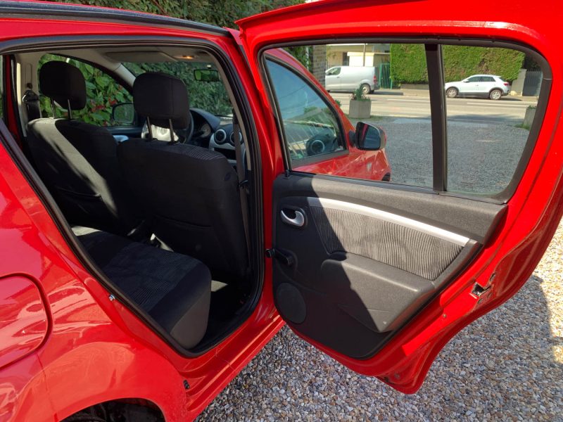 DACIA SANDERO 2010 1.4i 